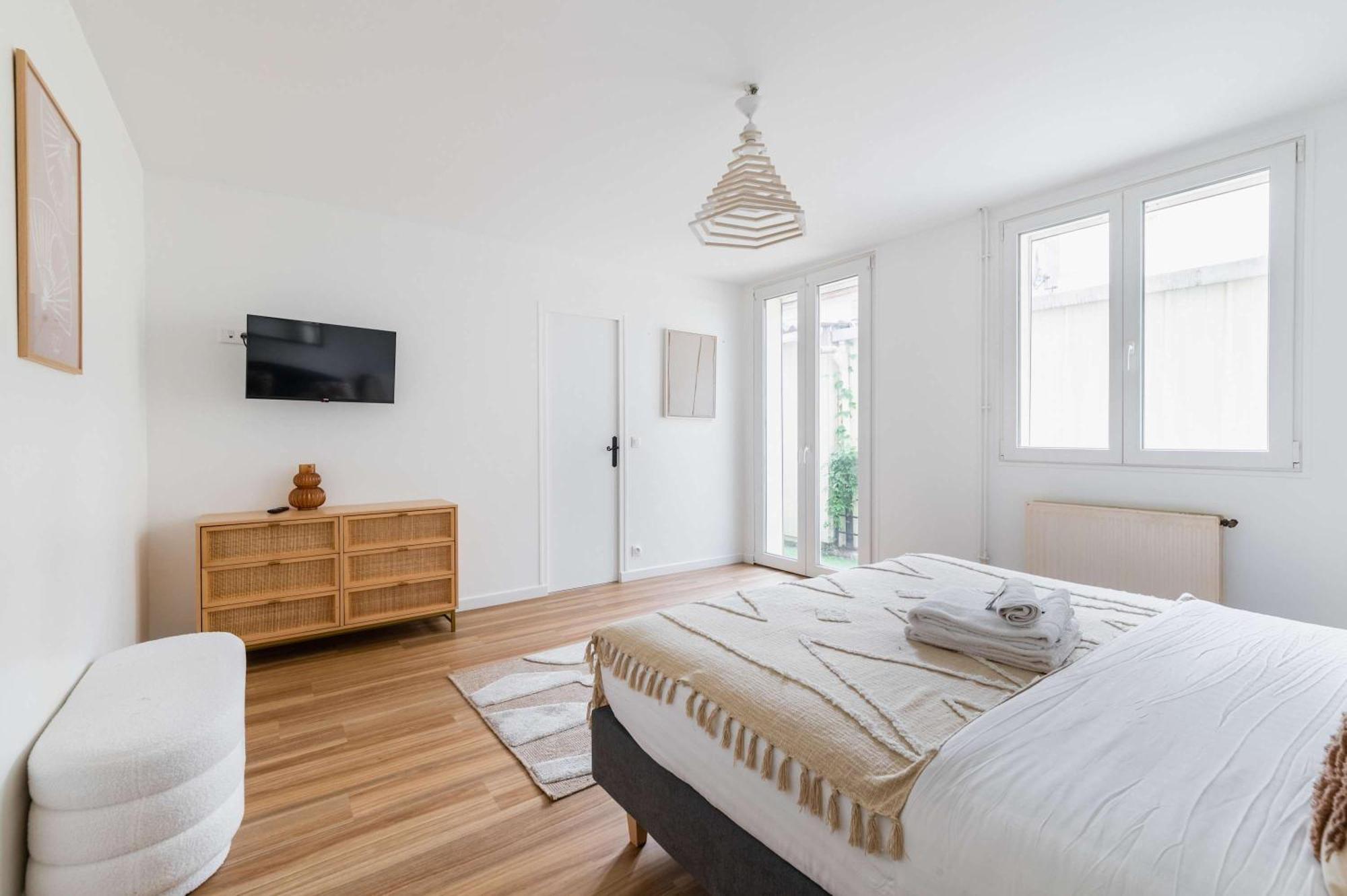 Villa Romainville Paris Pour 8 Personnes - Flat-Guest מראה חיצוני תמונה
